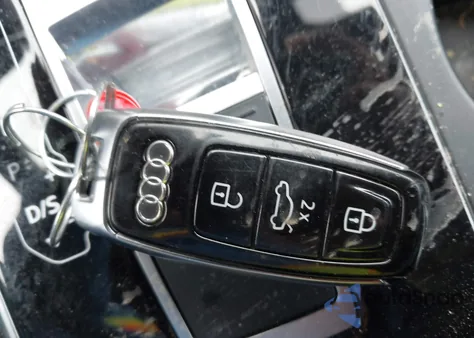 2020 Audi Q8 Premium Plus 55 Tfsi Quattro Tiptronic z USA, uszkodzony, nr VIN WA1BVAF19LD008718